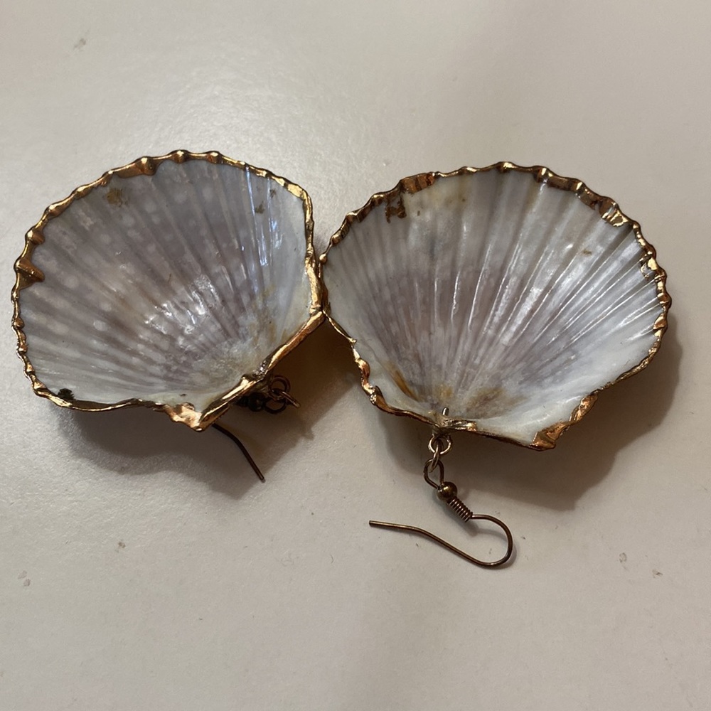 Scallop Shell Earrings - Picture 2 of 4